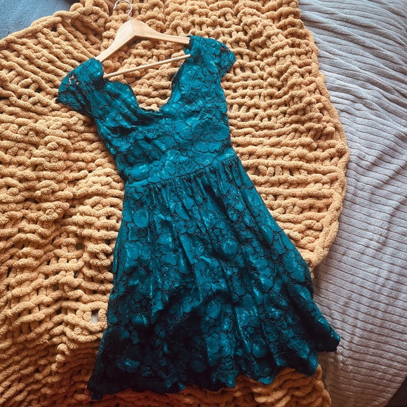 Betsey Johnson Emerald Green Dress | Size 2 - Picture 1 of 3